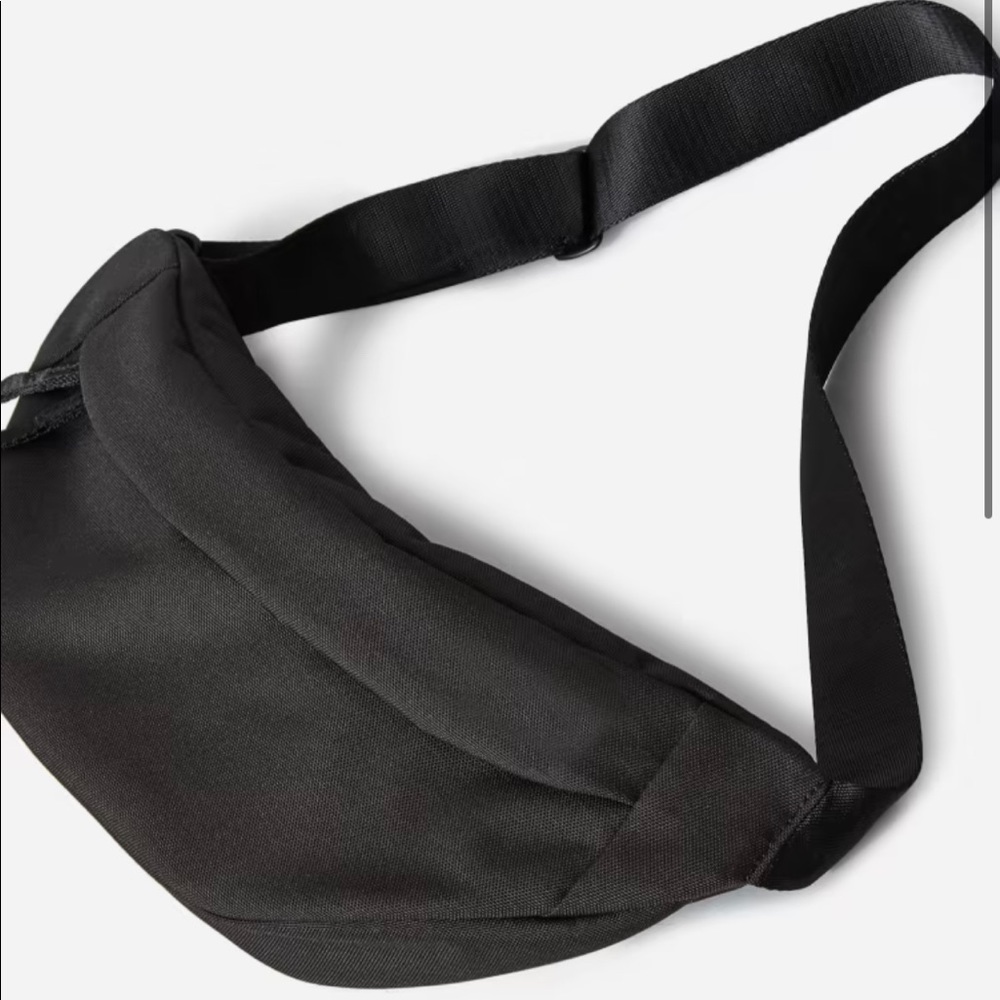 Everlane Renew Transit Fanny Pack